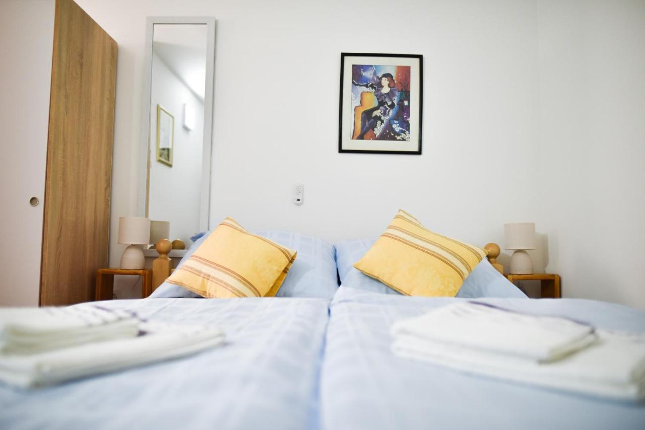 Luka'S Amber Rooms In The Center Of Trogir Eksteriør bilde